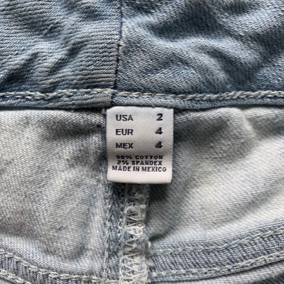 Shorts - Picture 3 of 3